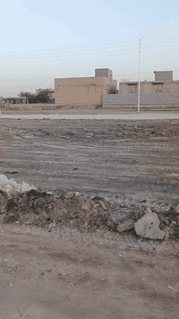 يوجد قطعه 400  على شارعين في حي الجوادين 
النزله ثانيه 
يتوفر ماء  وكهرباء وتباع 400 متر او 200 متر او 100 متر
  الاستفسار يرجى الاتصال على رقمي ‪*********** واتساب
