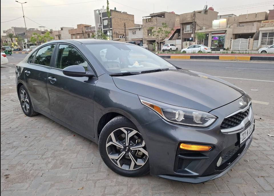 السلام عليكم ورحمة الله
اخوان kia forte 2019 نسخة الستندر
مكينة 2000
كير بلادي ما مبدل
تبريد جدا ممتاز وعال العال
السيارة ماشية 105 الف ميل
ضربتها بامريكيا باب عكس السايق وشوي  من باب الورة pdr
طاك فقط الاير باك مال البردة الجانبي الباقيات كبس بلادي
السيارة اكو ملاحظات مصورها..صور الحادث موجودة عندي وباقي الصور للتواصل على هذا الرقم ***********  
مكاني بغداد - الشعب
السعر 112ورقة وبي مجال للشراي ان شاء الله مانختلف
