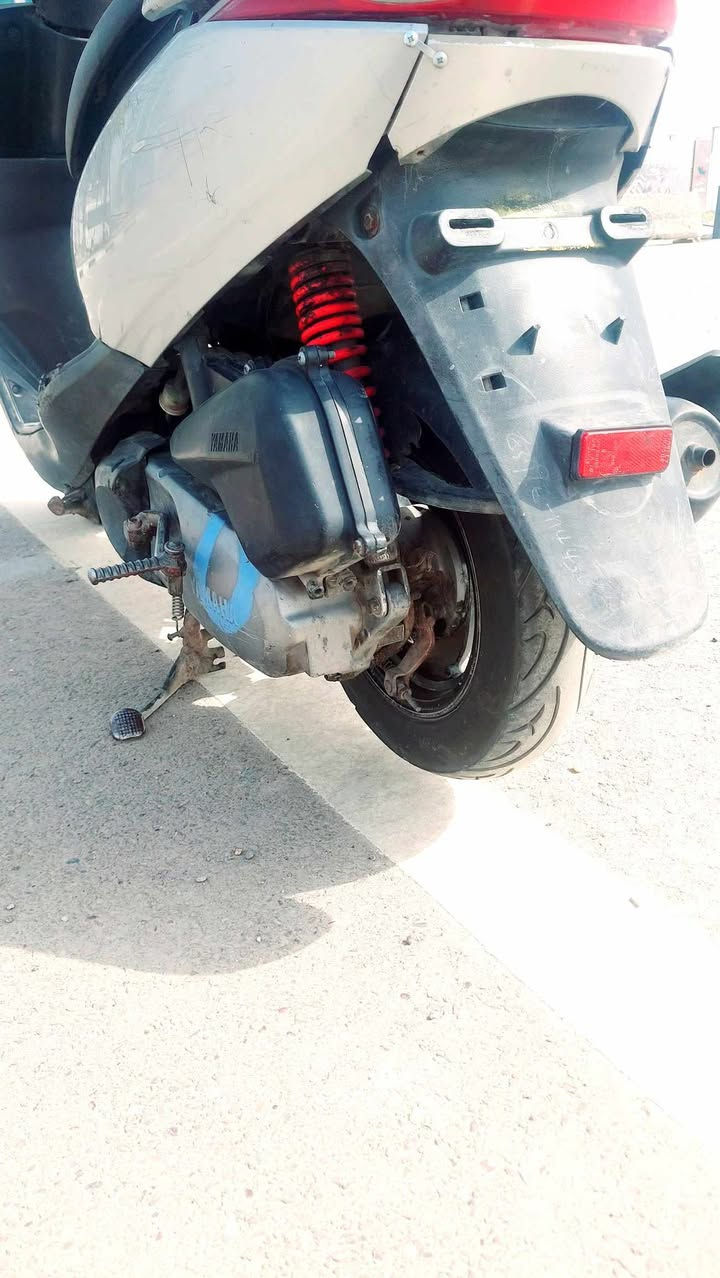 سلام عليكم دراجه بريز للبيع كهربائيات شغاله وسلف شغال وشلعه ومعدل اوراق موجوده تخم تايرات جديد المكان بغداد السعر خاص رقم ***********
