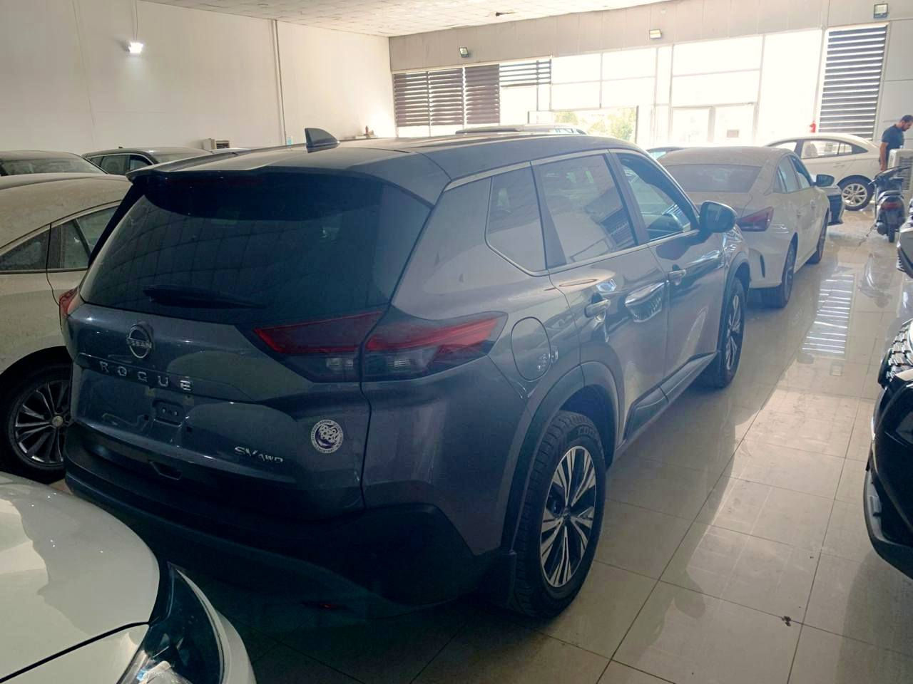 نيسان روج Sv AWD 
موديل 2023
لون نفطي
ماشية 43
مواصفات 
رادار امامي 
رادار جانبي 
شاشة كبيرة 
كامرة دوارة 
اوتو  ستوب
تحسس خط مسار 
كير طيارة 
سبورت عادي وتماتيك شفتات في ستيرن
محرك 3 بستن اقتصادي
تشغيل عن بعد
لايتات لد نهاري زنون
ويل 19 بلادي
تبريد قطعتين 
صور الضرر مرفق
ايرباك سليم ابشرط
الرقم كاتي اربيل 
السعر  141 ومجال
للاستفسار مراجعة الصفحة 
او الاتصال بالرقم 
*********** واتساب

