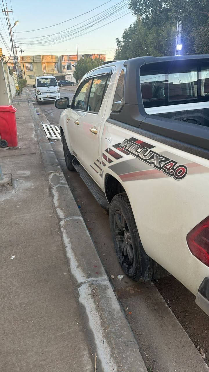 بيكم تي ار تي سيد نهرو 2025 
فول فول مواصفات 6 سلندر فورويل 
 مكفوله كفاله عامه ماشيه 44 الف
محرك كير واير بشرط مامفتوح 
سيارة حيل نظيفة كلشي عل بلاد جديد 
سنوية هزة كلشي جديد مدفوع لـ
باسمي السنوية بشرط تحويل وغرامـة
سيارة مابيـها دينار مصرف كامل من كل نواحي
رقم صاحب سيارة  ***********
