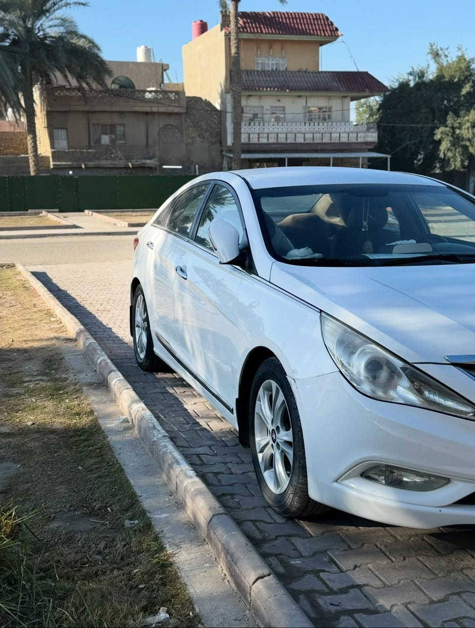 سونانا مديل 2013 خليجي الشركة العامة
بيها بنيد صبغ وبارد قليل بجاملاغات الامامية 
السياره ماشية 180 
السياره رقم صدامي بسمي تستلم رقم نكليزي جديد 
تحويل ثاني يوم 
السعر 125 وبيها مجال 
مكان السياره بغداد الشعلة 
***********
