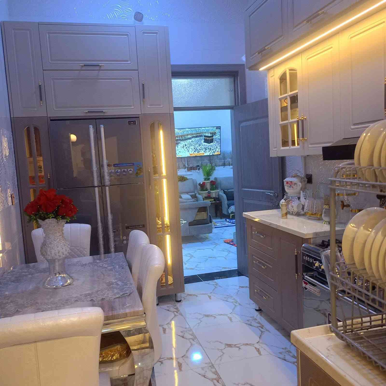 🏡 للبيع مستعجل 🏡
بيت بمساحة 125 م²، كامل المواصفات، مع الأثاث وجميع أغراض المنزل.
✅ بناء حديث
✅ شغل درجة أولى
✅ 3 غرف نوم
✅ شارع 12 متر
📍 الموقع: حي الأمين - ب16
📞 للاستفسار: ***********
فرصة مميزة للراغبين بالسكن الجاهز، السعر مناسب للمشتري الجاد.
