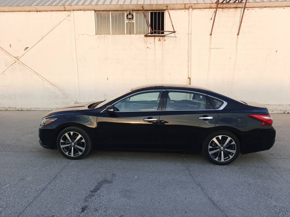 ✅ کوشن جلد
✅ شاشەی  + کامێرای دواوە
✅ گێڕی ئۆتۆماتیک و عادی (Manual Mode)
✅ گێڕی سوکان (Cruise Control)
✅ ٤ تایەی نوێ
✅ تەعدیلی خێرایی (Cruise Control)
✅ سەیارەکە کامل سێرفز کراوە و ڕۆنی مەکینە و هایدرۆلیکی گێری تازە گۆڕاوە   
📩بۆ پەیوەندی کردن (***********) فایبەر+واتس ئەپ دخان, السليمانية

