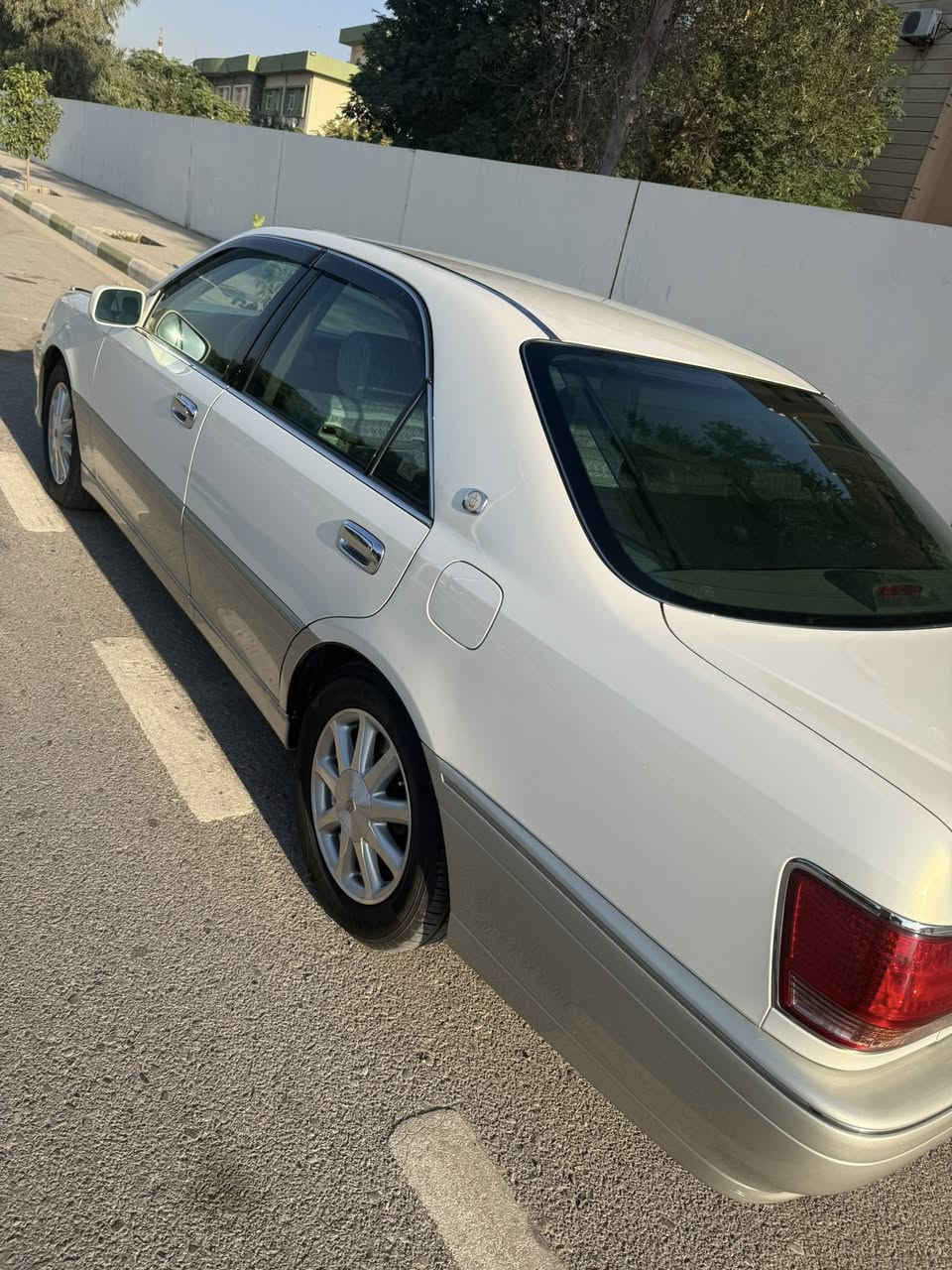 مەلیکە ٢٠٠٣ ساغ ١١٢ هەزار ڕۆشتووە
 سێ دووگمە
 پێش و دوا کریستاڵ
 ویل نەجمە
 D4  گەورە ١٧٥
سەیارەیەکی پاک و جوانە ماڵی دۆستە هیچ مەسروفێکی تیانیە و سارد و گەرمی بەسراوە یەک چامڵغی بەخی یابانە و بێ شوختە لۆک و تازەیە
بۆ زانینی نرخ مەسج یان  
***********
