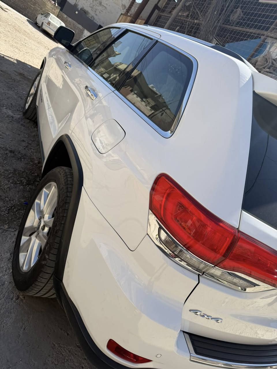 السلام عليكم جيب لمتد بلاص مديل 2017 مكفوله من كلشي  سيارة بسمي تحويل مباشر عنواني بغداد 
***********
