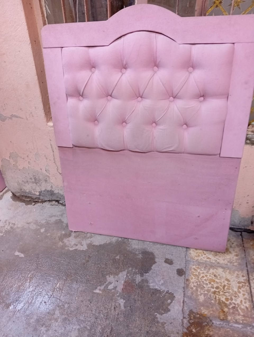 السلام عليكم جرابي عدد 2 للبيع نقص ابلوكه اليكعد عليها الدوشك اثنيهن 50 حله الثوره مقابل المستوصف موبايل ***********
