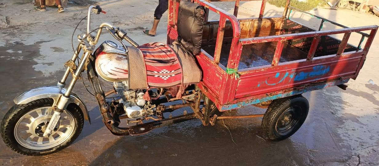 السلام عليكم 
للبيع ستوتة كلك مكفولة من السرقة حتة مكاتبة اسوي بيها ستوتة مكينتها مرتبة ونشطة لا تبخير ولا تنقيص بيها تخم تاير جديد دبلات شغالات وسعرها مناسب ب 425 وبيها مجال مكاني حلة محاويل علي ابن الحسين تفاصيل اكثر اتصال او عل خاص ***********
