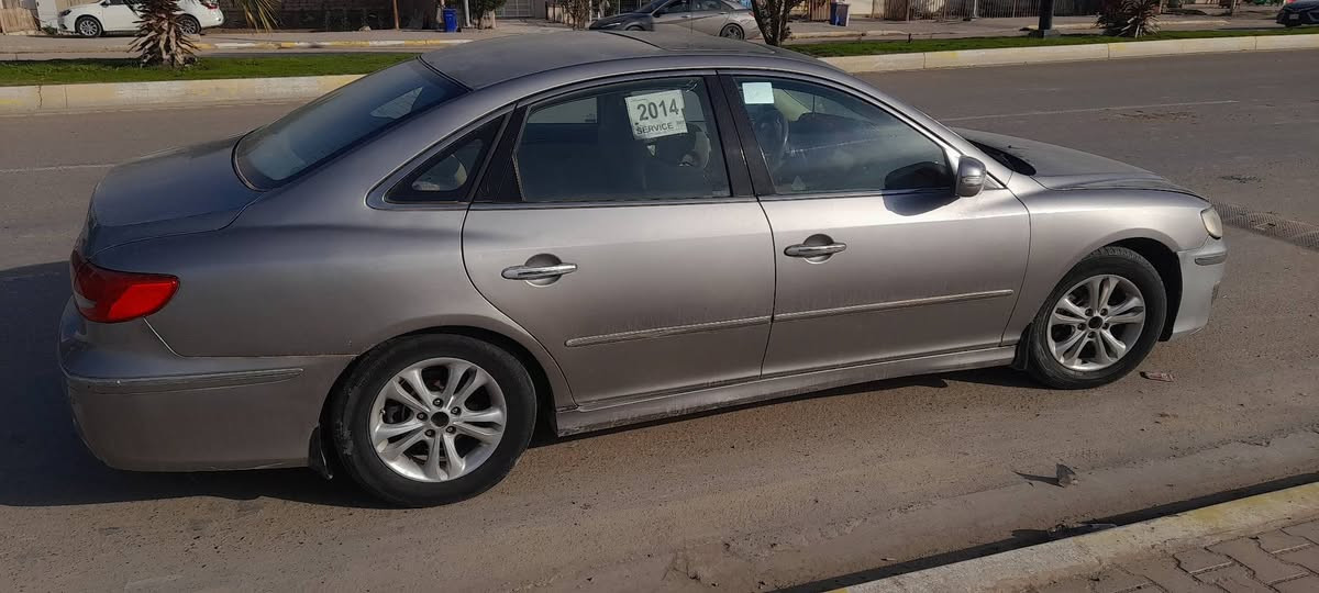 السلام عليكم..
ازيرا موديل ٢٠١١ خليجي 
بدون اي حادث صبغ احزام
نضيفه جداا السعر ٨٩ وبيها
مجال العنوان فلوجه
***********
***********
