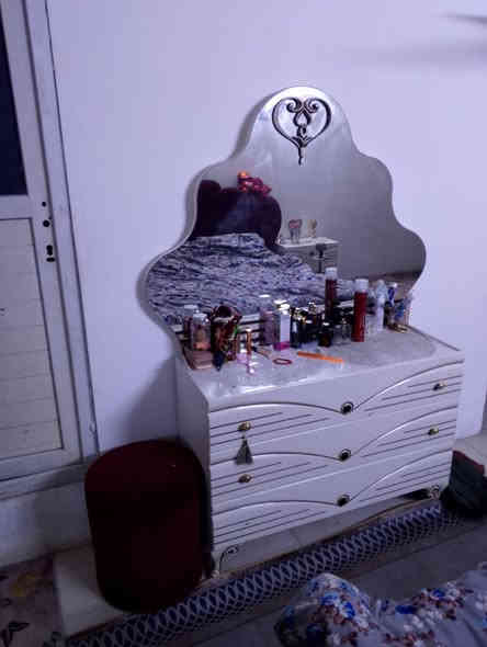 غرفه تركيه 9قطع سرير مخزن سعرها 650 لاتصال ***********
