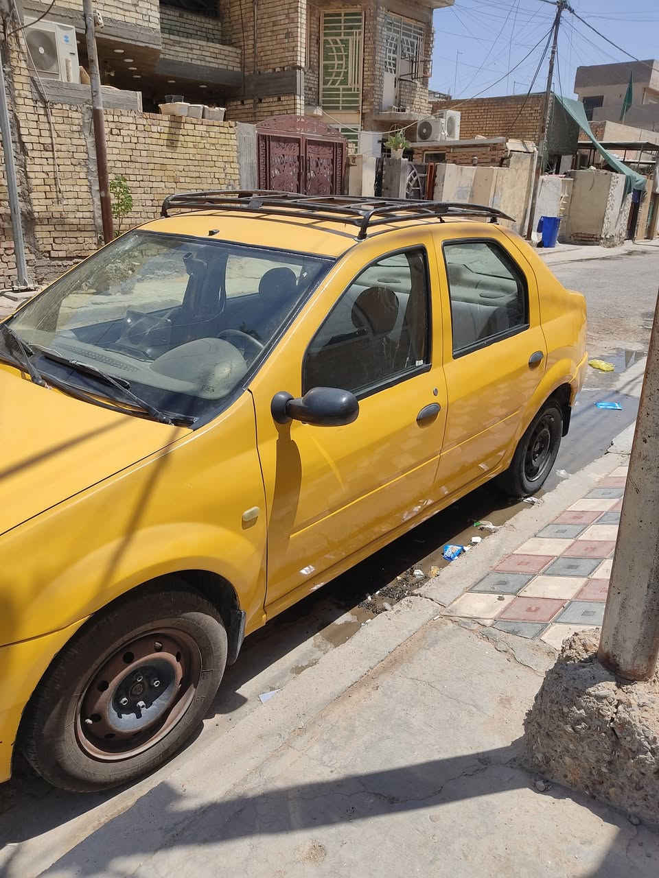 السلام عليكم من رخصة الادمن سيارة رينو لوجان 2009 مصبوغ للجمالية بدون ضرر مكينة جديدة داخل السيارة جديد سدر جديد تخم تاير جاهزة كبل للشارع ما اذب عليهة ربع مطلوبة هيئة وغرامات 12ورقة ينزل من سعر السيارة تريد تحويل تريد وكالة السعر 29 ورقة ***********
