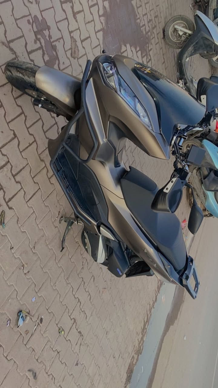 Pcx جيل 4ياباني دبل بصمه مكفوله مكينه 160 لستفسار ***********
