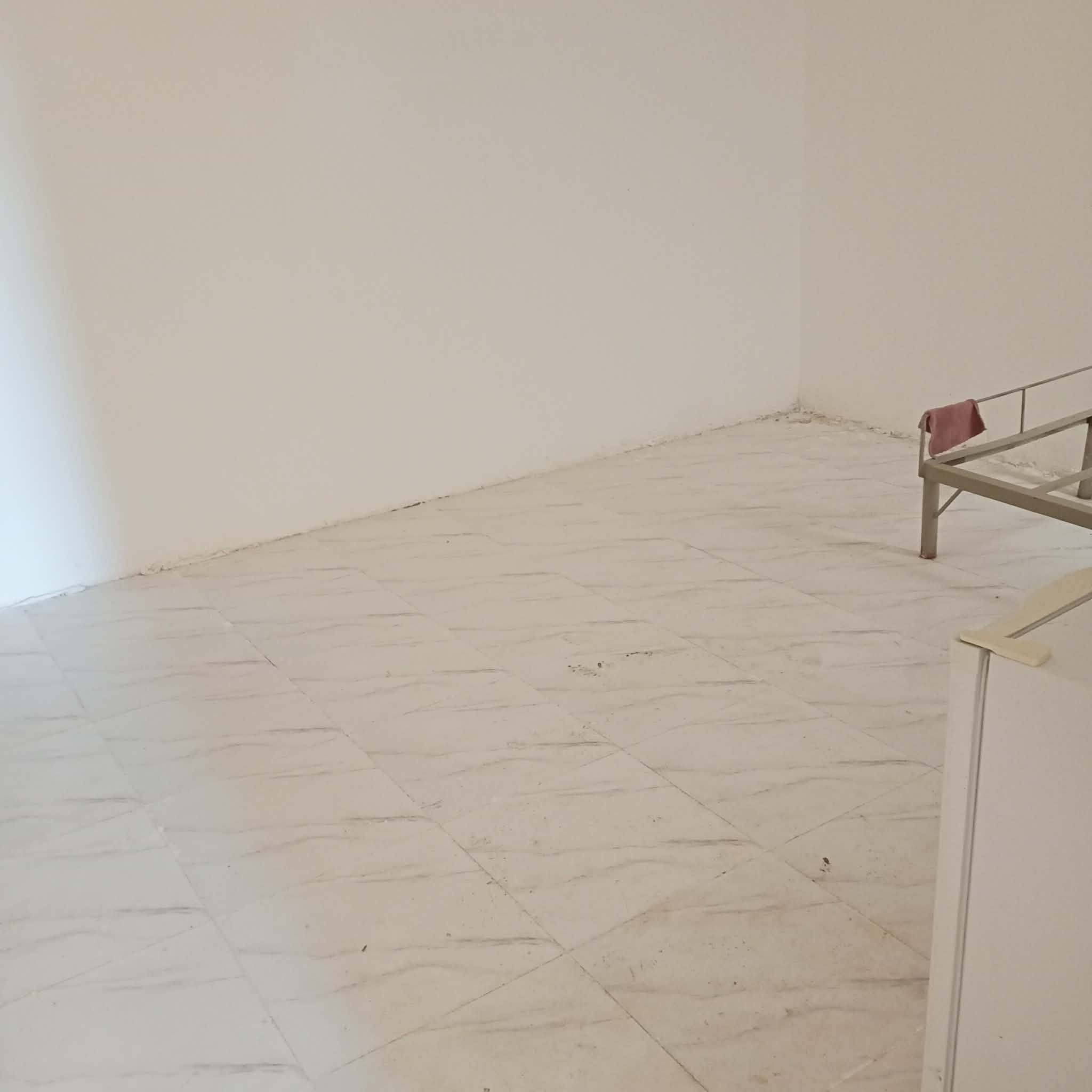 سلام عليكم 

بيت للبيع زراعي 

مكانه كاع راجي ابو احمد 

بناء درجه أوله كله طابوك صب كونكريت 

مساحه ١٠٠م طولاني 

يتكون من ديوانيه مطبخ صاله غرفه صحيات داخليه وخارجيه ومنور

السعر [٤٥]وبيه مجال 

لاستفسار مراسلة الحساب أو الاتصال على الرقم 

***********
