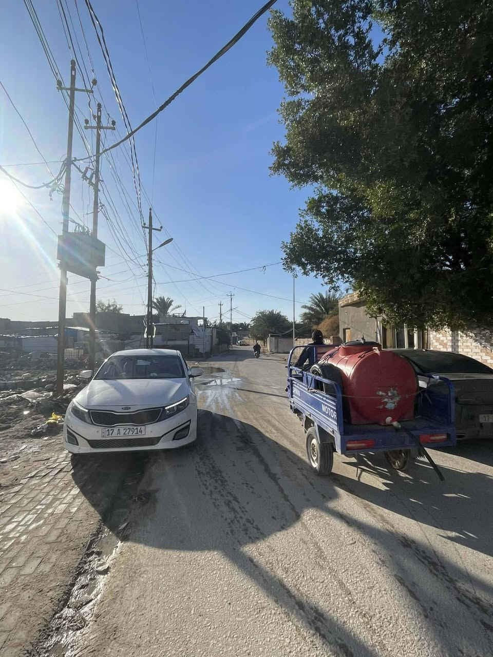 السلام عليكم قطعه واجهه 10 نزال 17
عل شارع  تصاال على رقمي *********** قرار محكمه 
تبليط بل باب
