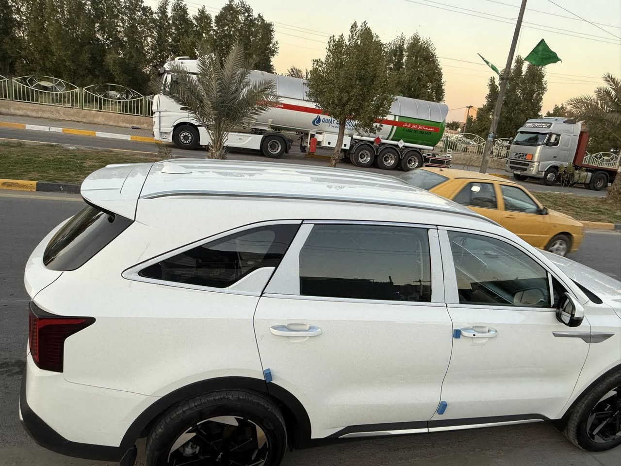 السلام عليكم 
سورنتو للبيع خليجي موديل 2024 شركه الدوليه 
مكفوله كفاله عامه 
مكفوله من الشخط 
ماشيه 6 الاف زيرو بعده بالضمانه شركه الدوليه 
فول ماعده البنرامه 
مواصفات جنطه كهرباء كرسي كهرباء وجلد تتدفه 
مري كرهرباء جلد 
7راكب 
كير ماوس 
شاشه متصله 
هواي مواصفات بعد 
السعر الاتصال 
***********
