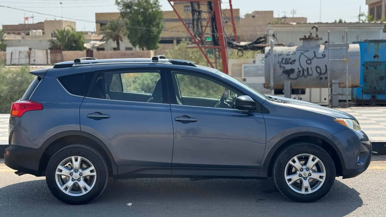 🚗 للبيع: تويوتا راف فور (RAV4) موديل 2013 🚗
الوارد: أمريكي 🇺🇸 فول ويل
المحرك: 4 سيلندر (2.5 لتر) بي تنقيص
شاشة 
تحكم ستيرن (أزرار المقود) 
نظام تثبيت السرعة (كروز كونترول) 🛣️
أنظمة القيادة: ECO (الاقتصادي) / SPORT (الرياضي) ⚡
حجر البيئة (الصالنصة)
الضرر: جاملغ أمامي أيمن راجع بارد وجاملغ ايسر كذلك راجع بارد 
السياره ليبل واحد ما بيه اي صبغ 
السنوية: [مجددة /قبل شهر، الهزة والفحص جديد.بأسمي
💰 السعر:125
📍 المكان:ذي قار قلعه سكر 
📞 للتواصل والاستفسار: [***********]

