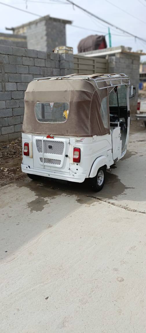 سلام عليكم تكتك للبيع مديل 22 رقم
ذي قار تحويل ثاني يوم تكتك خير من الله شراي خابرني وتدلل ***********
