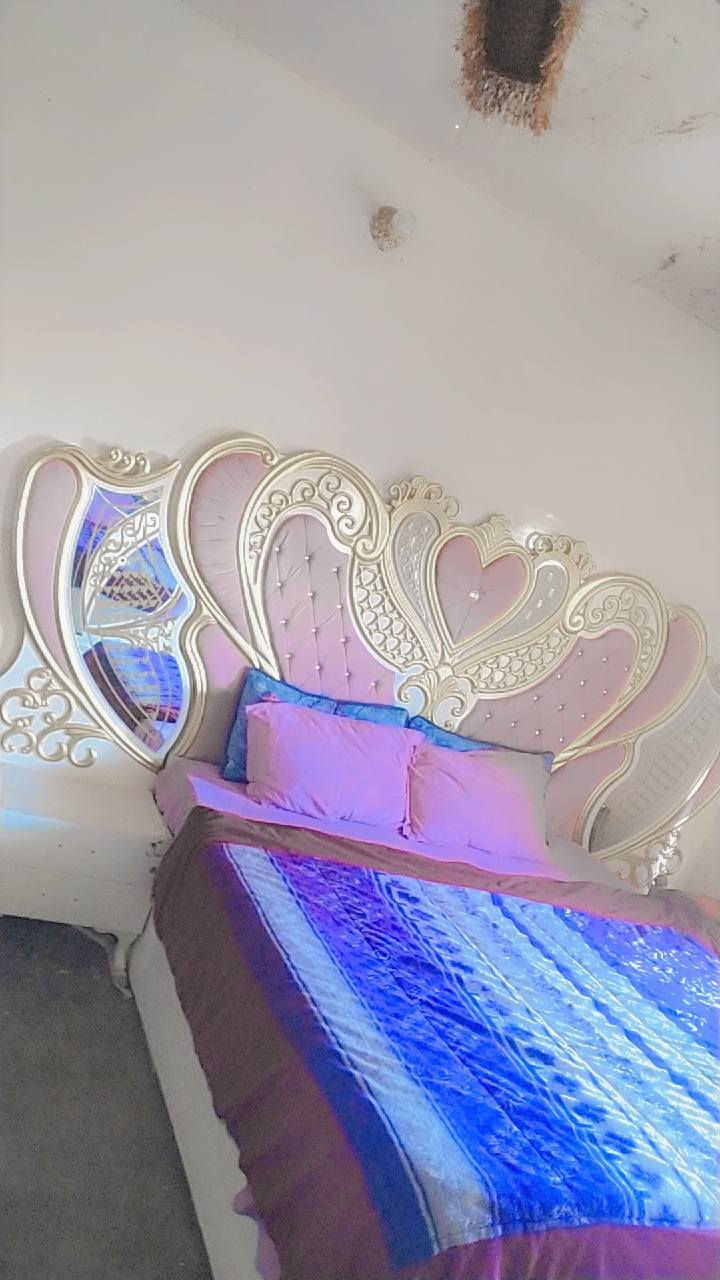 غرفه البيع هاي صور كدامك ونظافة ٨قطع سعرها 700 بيها مجال حك الجيه


**إذا كنت صاحب هذا الإعلان وتريد حذفه لأي سبب، رجاءا أرسل رسالة إلى الدعم الفني**