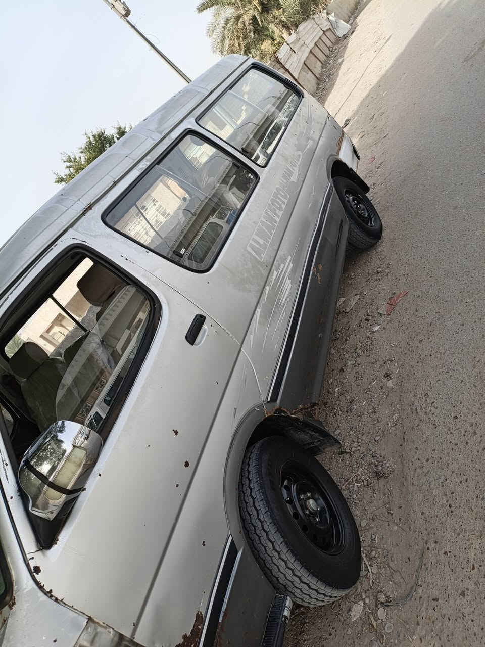 السلام عليكم فاتون الوان الموديل 2012 الون رصاصي رقم انكليزي مصفره هيئه و غرمات وضربه صفر السنويه لحد 27 السعر 45 شرط التحويل اذا ماتحول مابيع الرقم ***********
