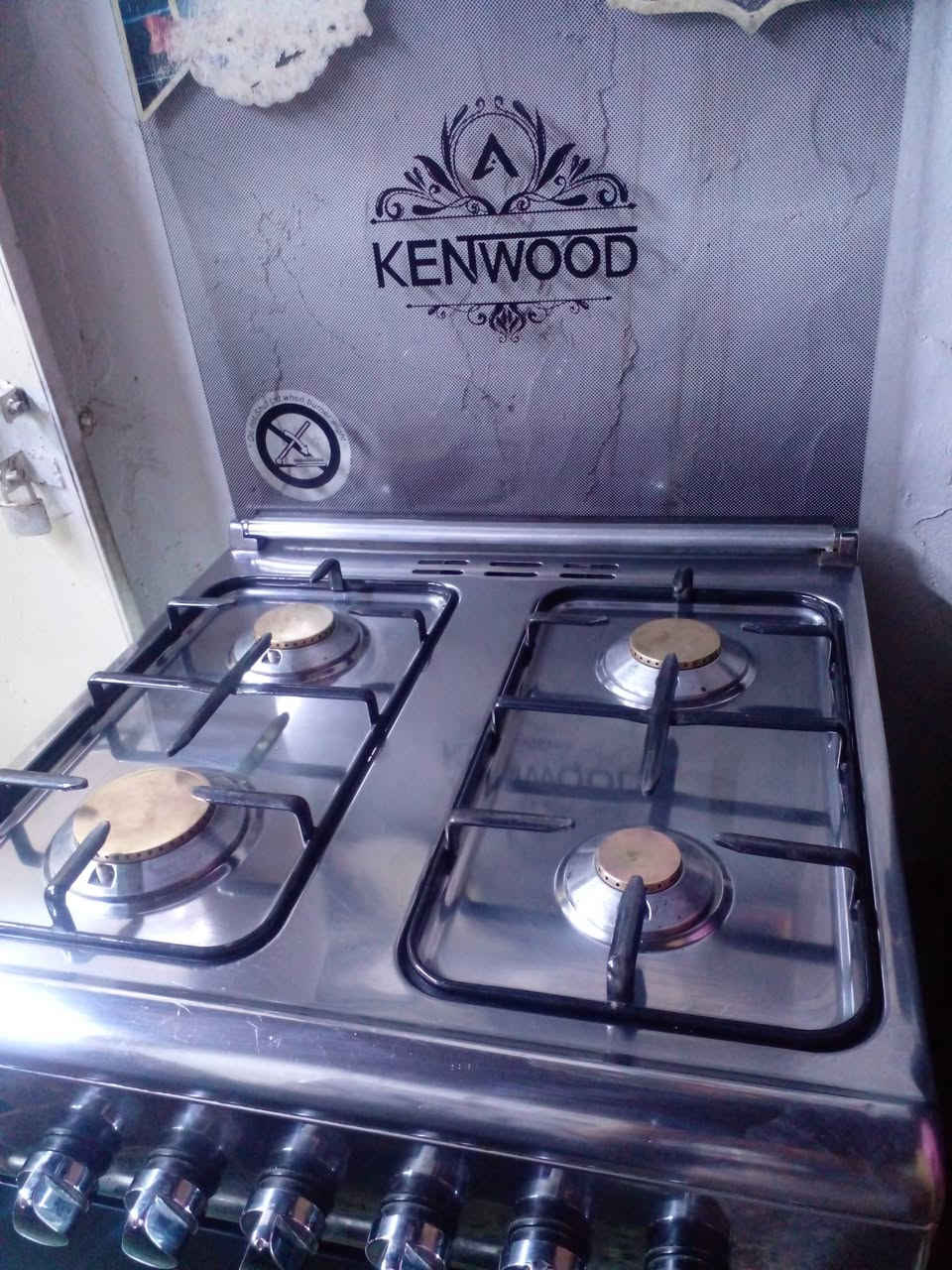 السلام عليكم طباخ للبيع ماركة كينود المصري استعمال قليل بعده جديد شغال غاز وكهرباء سعرة 150مكان شهداء البياع للاستفسار الاتصال على الرقم ***********
