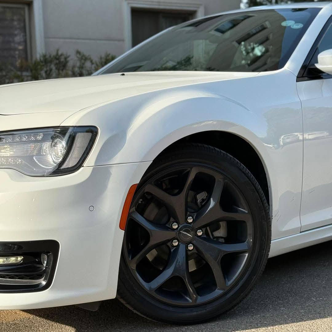 السلام عليكم اوباما خليجي للبيع  2023 فول مواصفات كفاله عامله السياره بسمي ***********5
