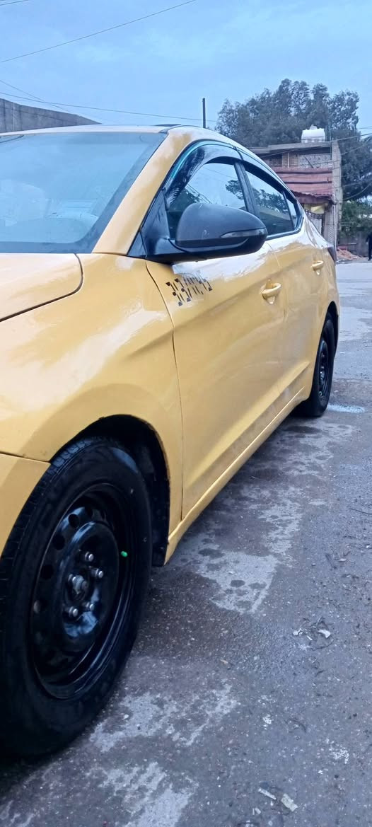 السلام عليكم 
النترا موديل 2020
مكينه 2000
كير AT
فول بصمه فتحه شاشه كامره 
اشاير بل مري
حادثها باب مبدل فقط
بسمي سنويه وهيئة مصفره 
جاهزه 
العنوان بغداد السعر 125
***********
