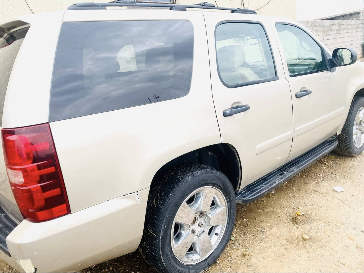 السلام عليكم تاهو 2007 
رقم كركوك 
السعر 100 $ وبيهة مجال بسيط 
رقم الهاتف ***********
مكاني بغداد
