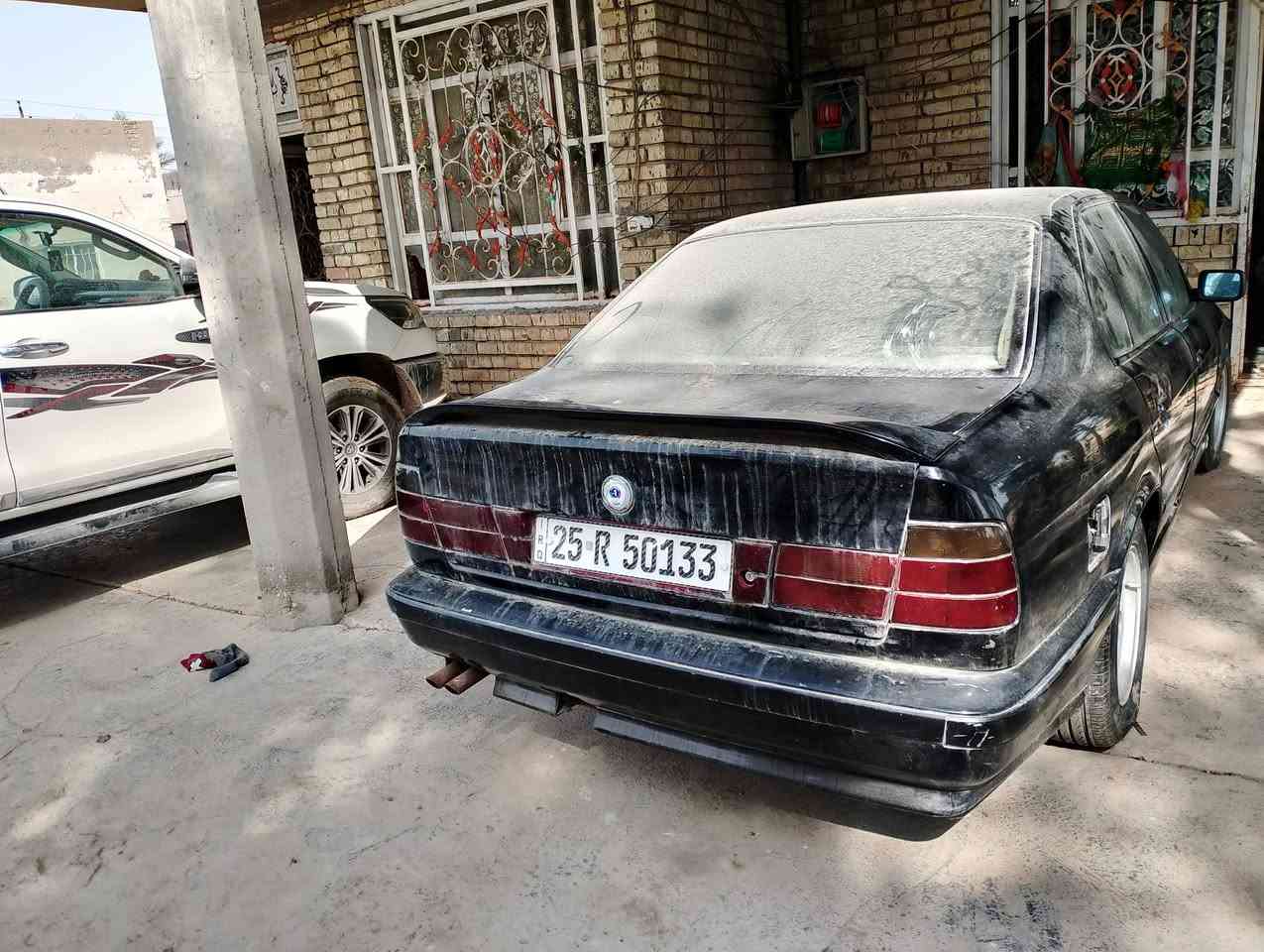 بي ام 525 لون اسود فتحه  موديل 92كشن جلد كهربائي  تخم تاير جديد محرك كبس محرك وكير بلشرط جام كهربائي  مكفوله من الظربه والمعجون***********
