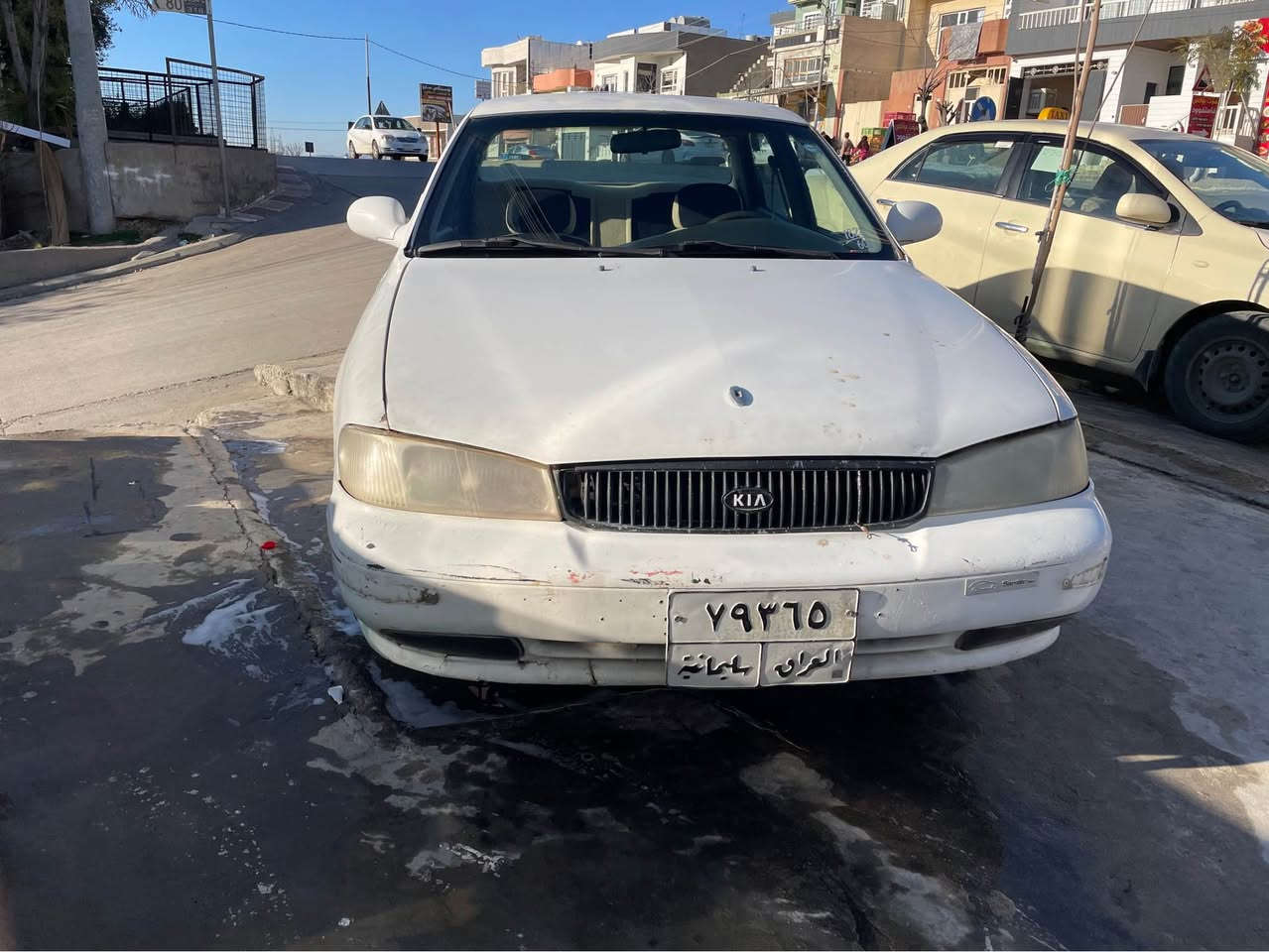 سەرە تا بە ناوی خوا 
کیا کری دۆست مۆدئل ١٩٩٦ مە کینە سور گئر تۆ ما تیک چوار جام کارە با تەبرید گەرم مە ز بو ت سار دیش بە س غاز  سە نەوی سئ سا لە بەسەر چوە  کە مئ مەسرە فی تیا یە بە س ما لی فە قیرە سعری هه رزا ن ٣٢گەلا و معا مە لە یە زۆ ر کە م
ئەد مینی بە ڕئز 
*********** السليمانية, العراق
