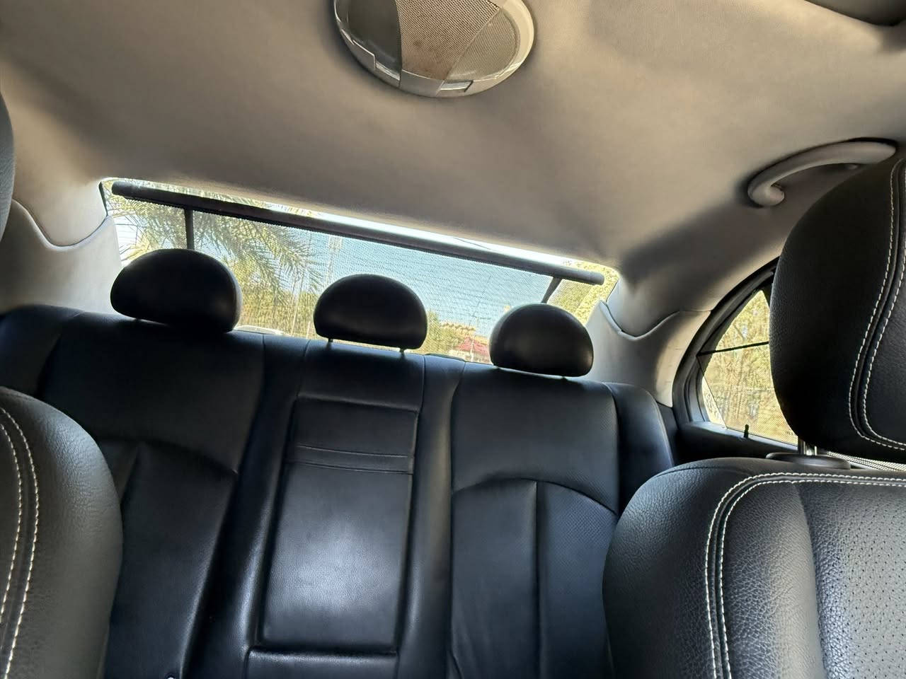 مارسيدس ام عيون E211 سوداء ألون 
موديل 2008
مواصفات فول بردات جانبية وبردة خلفية
محرك حجم 350
استيرن كهرباء تجاوي كهرباء كشتات كهرباء 
انارة ترحيب 
فتحة 
كشنات جلد جديد 
صدر امامي خلفي جديد 
تبريد تدفئة شغال
تخم ويل مع تخم تاير جديد قبل عشر أيام شاديهن 
نانو سيراميك 
بنيد صبغ وتبديل بابتين نفس الون الصدر والباب الخلفي
السعر 140 وبيهة مجال 
الرقم ***********
مكان السيارة ديالى
