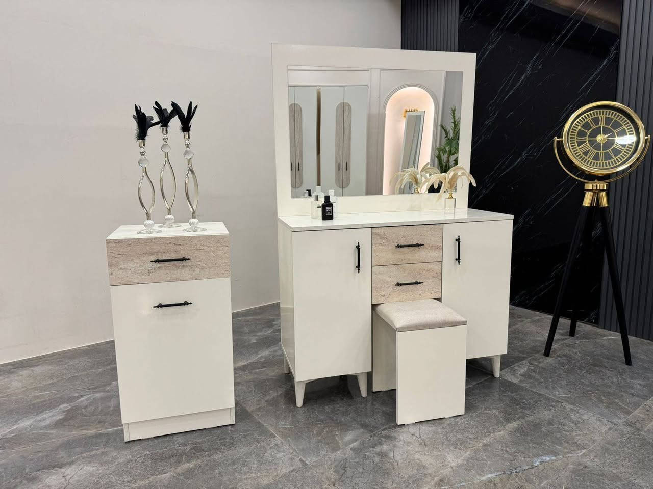 😍 غرفة نوم تركية فخمة! 🌟

"استعد للاسترخاء في غرفة نوم تركية أنيقة وعصرية! مع تصاميمها الأنيقة والألوان الدريئة، ستجعلك تشعر بالراحة والهدوء. اختر من بين مجموعة واسعة من الأثاث التركي الأصيل والحديث، واجعل غرفة نومك ملاذاً خاصاً لك. 💤"


**إذا كنت صاحب هذا الإعلان وتريد حذفه لأي سبب، رجاءا أرسل رسالة إلى الدعم الفني**