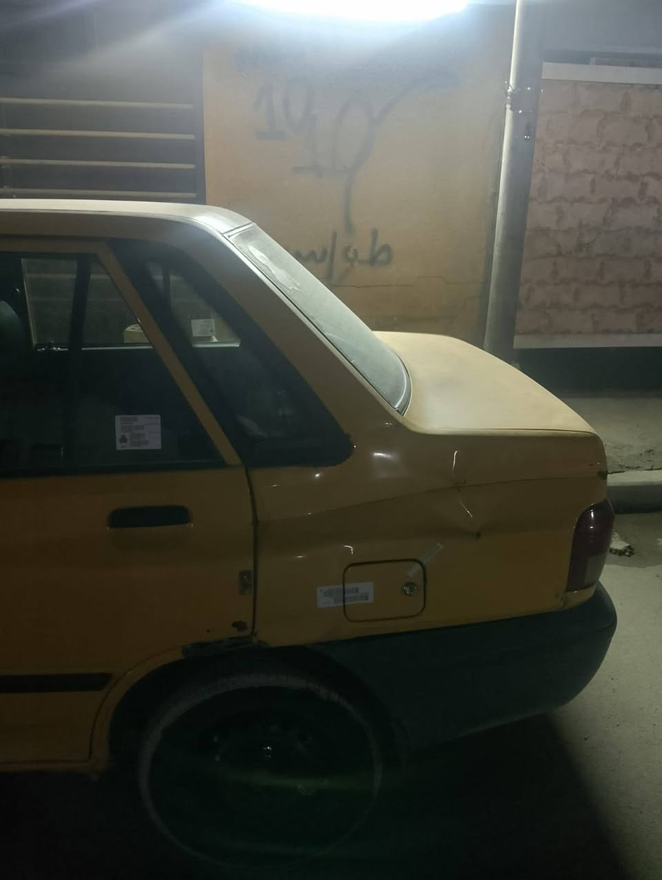 السلام عليكم للبيع مديل 2011 هيئه وغرامات مصفره محرك تجفيت جديد صدر تخم تاير تايرات كلشي كامل بيهه ضربه بالجاملغ الخلفي مضوح بالصور بعدهه ممعمره الكير النمره الرابعه تفلت وشاصي واحد بي فطر جديد ممصلح وبيهه خياسات هلالات ودوس مكان السياره بغداد  البياع السعر 22 ورقه وبيهه مجال بسيط والشراي يدلل *********** واتس اب واتصال
