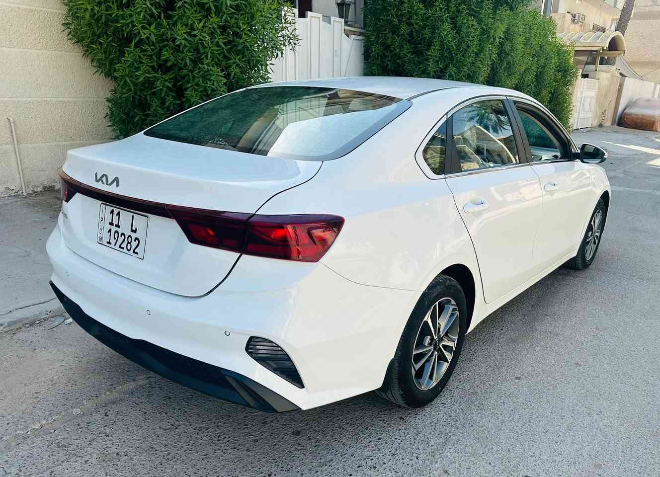 سيراتو 2024 خليجي
مكفول من صبغ وضربه وتبديل 
ماشيه 34 الف 
فول مواصفات 
سلايت محرك 2000. مري شفط. تبريد قطعتين. حساسات. 

السعر 173 ورقه 
رقمي ***********
