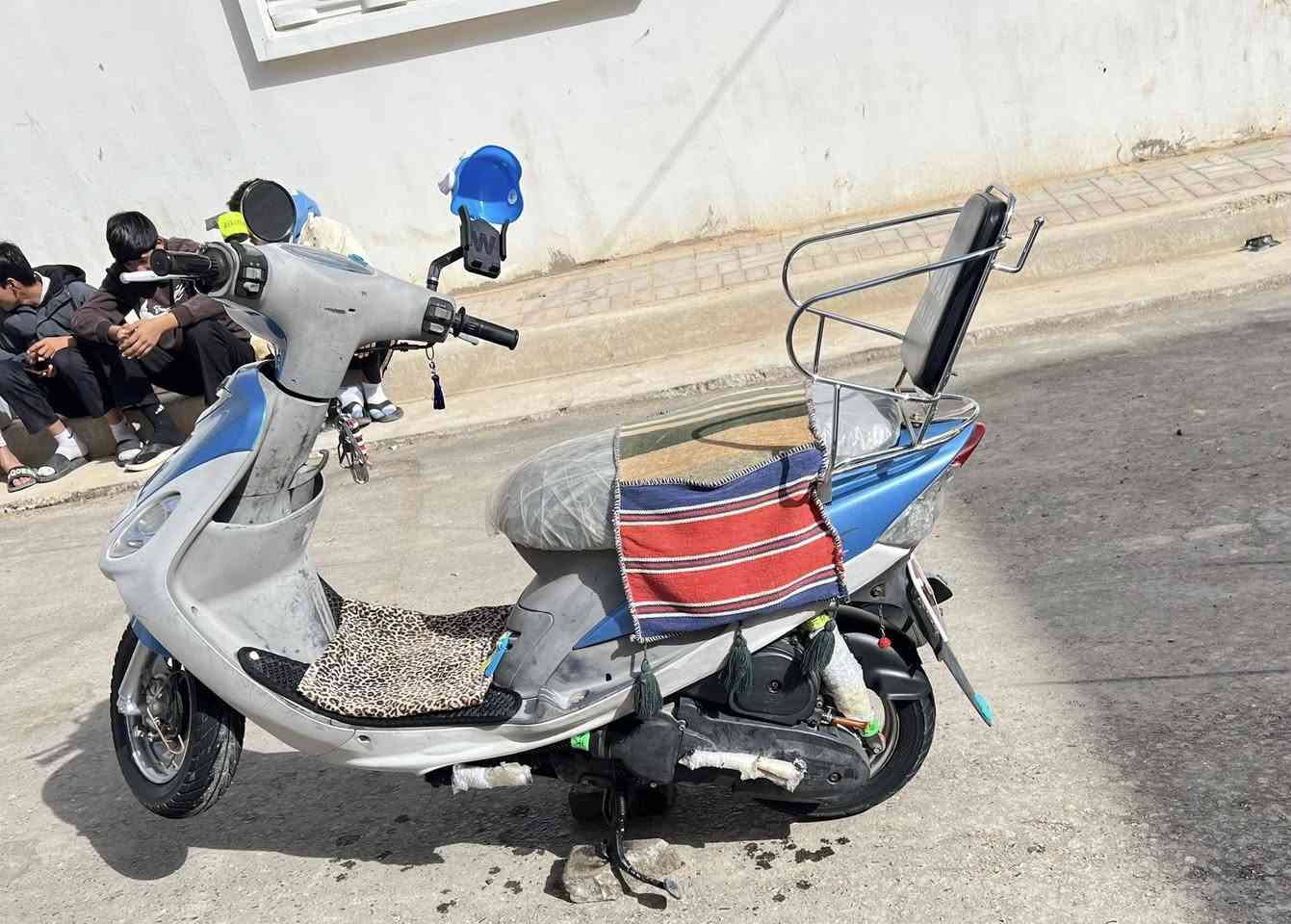 (وكاله عامه)اسلام عليكم ماكس منغولي لبيع فول نضافه وشلعه وملاح برغي مامفتوح بيه تجي وين مايعجبك تفحص صاله اقل سنه من طالعه من وكيل دراجه خير من الله  العنوان ديوانيه السعر خاص رقم***********
