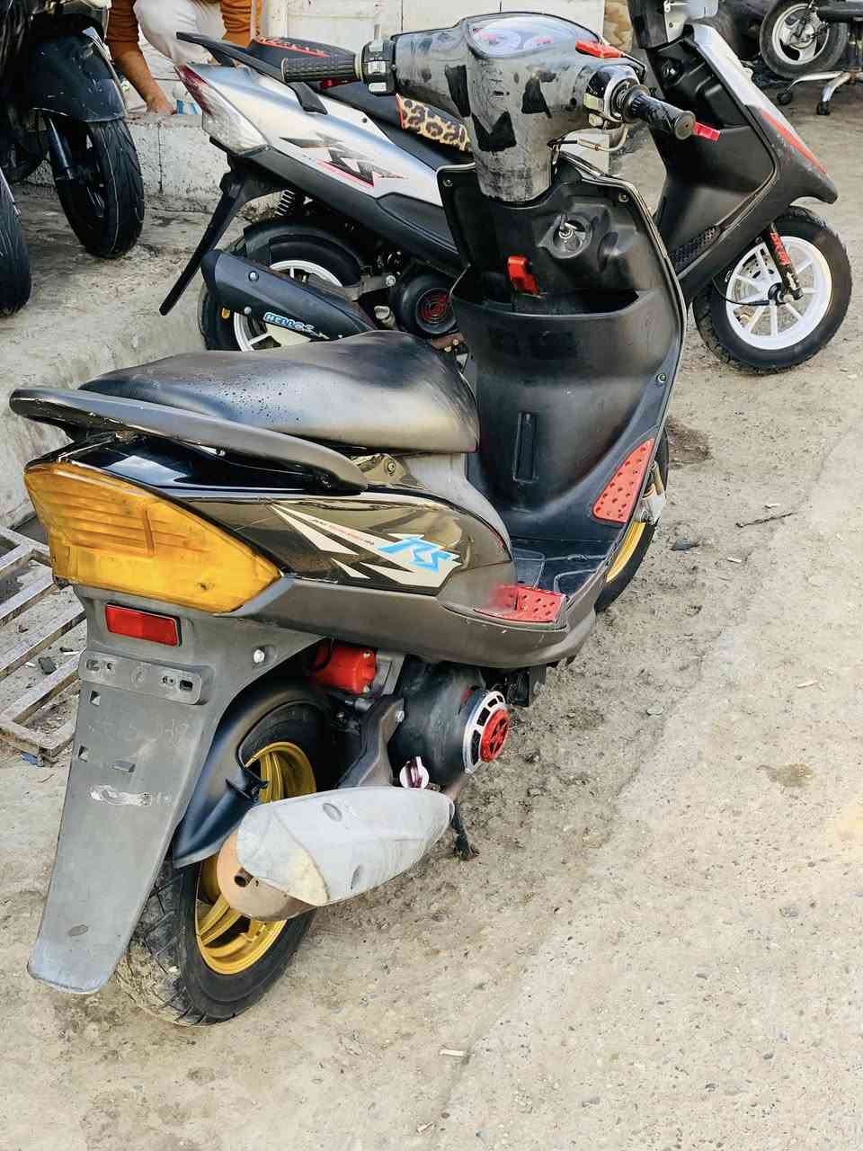 ماكس للييع عدله
دراجه جاهزه كامل مكمل مابيه اي نقص كله شغال سلف السعر 600 وبيه مجال الستفسار عل ***********
