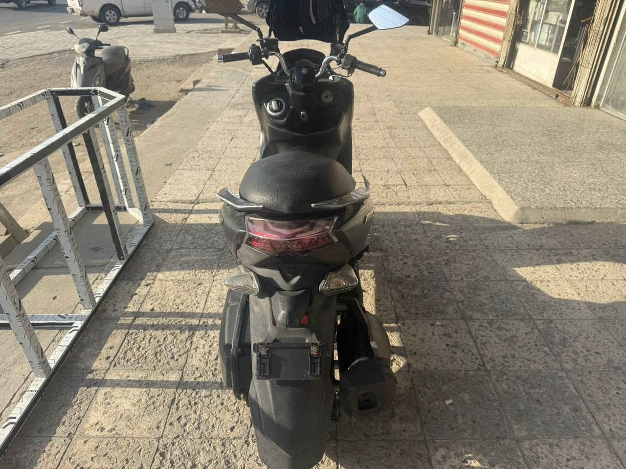 السلام عليكم ماجيته اس السعر ١٢ ورقة وبيها مجال بغداد حي اور ***********
