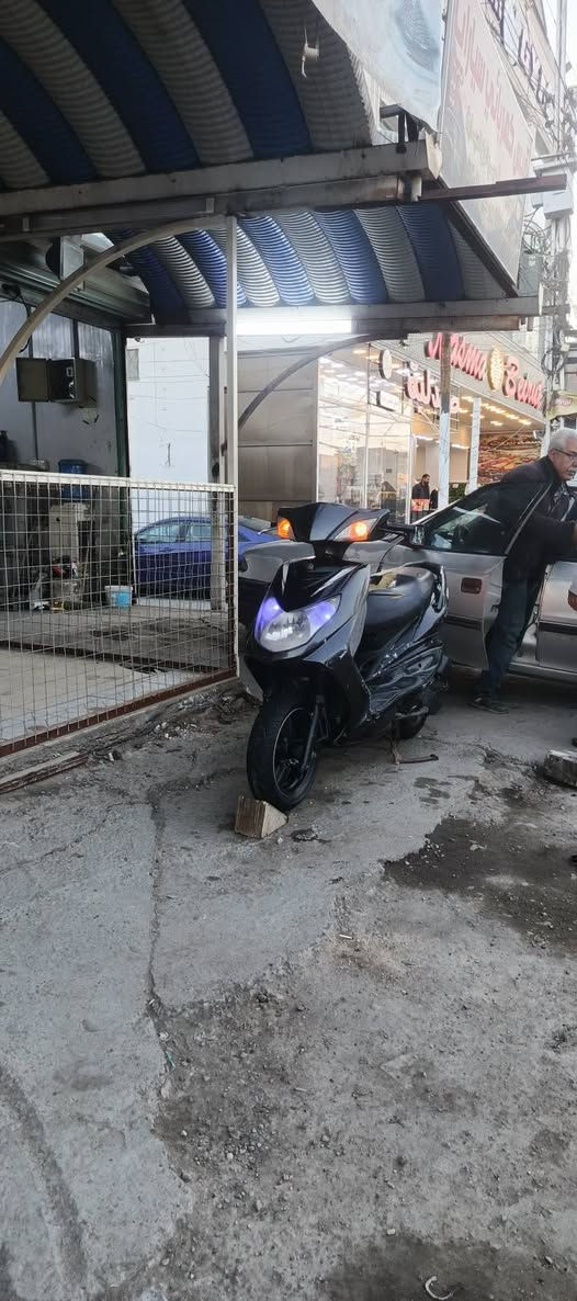 دراجه سكنس فحل الدراجه خير من الله وما متعوبه بس بيها نواقص بسيطه يعني مثل دبلاات دكم لايت وهورن ولكيجات طفن فجئه الدراجه عارضها 550وبيها مجال مكان الزعفرانية ‏‪***********‬‏ وهاذا رقمي لتواصل
