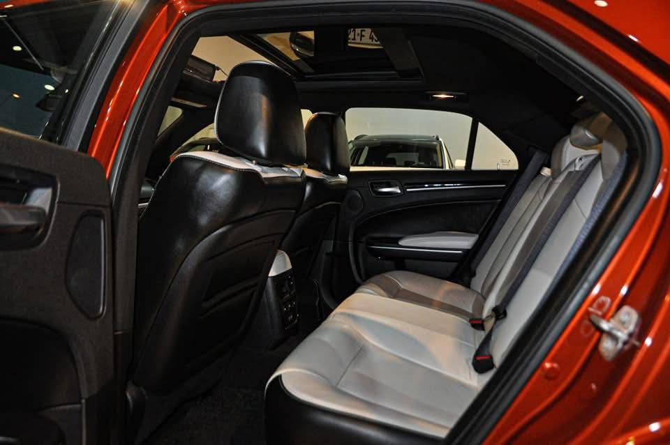 اوباما وارد كندي كلين تايتل Sموديل 21 فول موصفات رادار امامي وجانبي كشنات حار بارد لون مميز مشمشي ماشيه 71 
سيارة احله من صور رايدها. 305مكانها بغداد *********** 
اب اسمي تريد وكاله تريد تحويل
