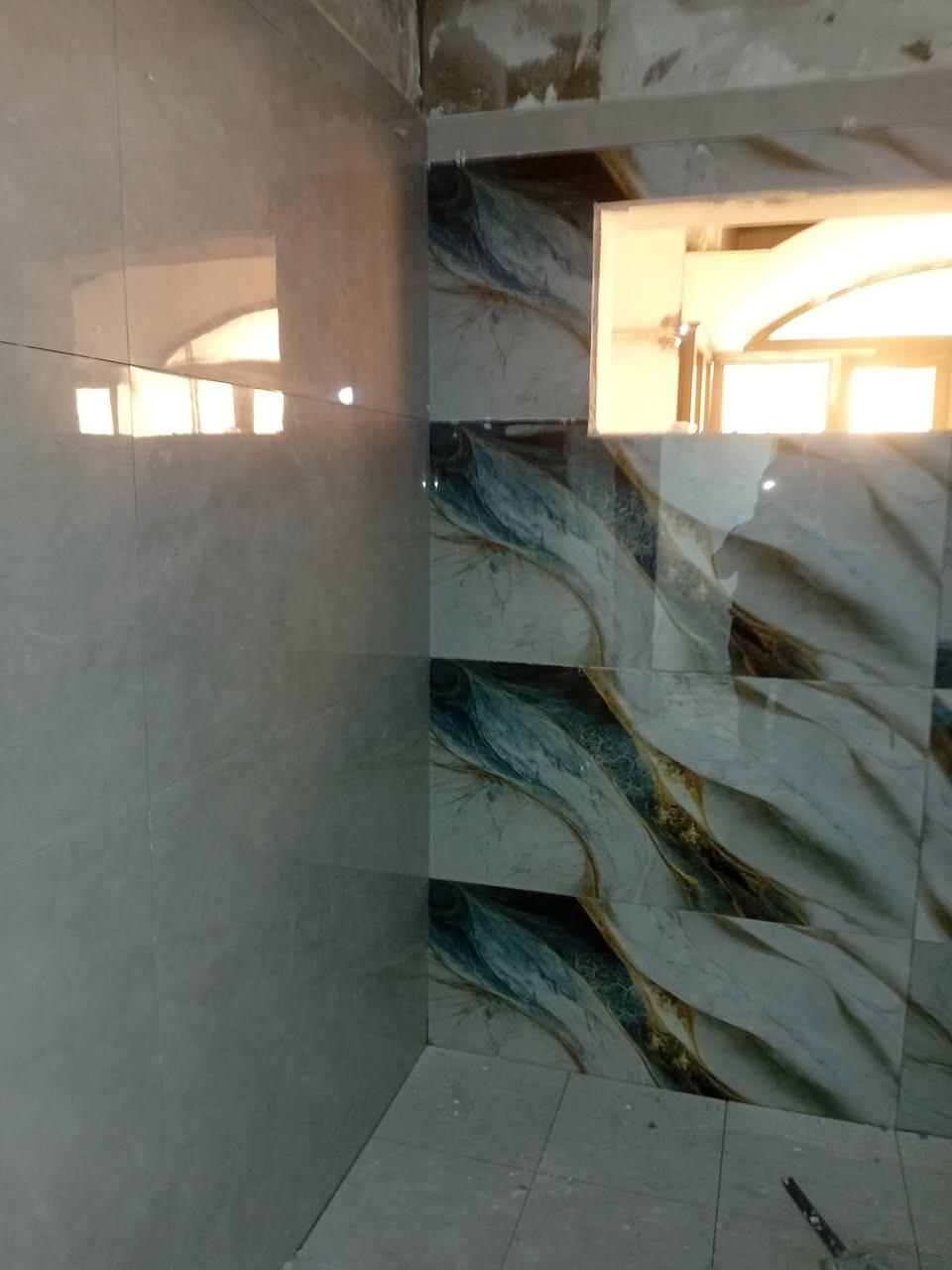 خلفه سيراميك وبورسلين ومسابح متفرغ ***********ملاحضه لا تنطي ربع الا بعد استلام العمل كامل
