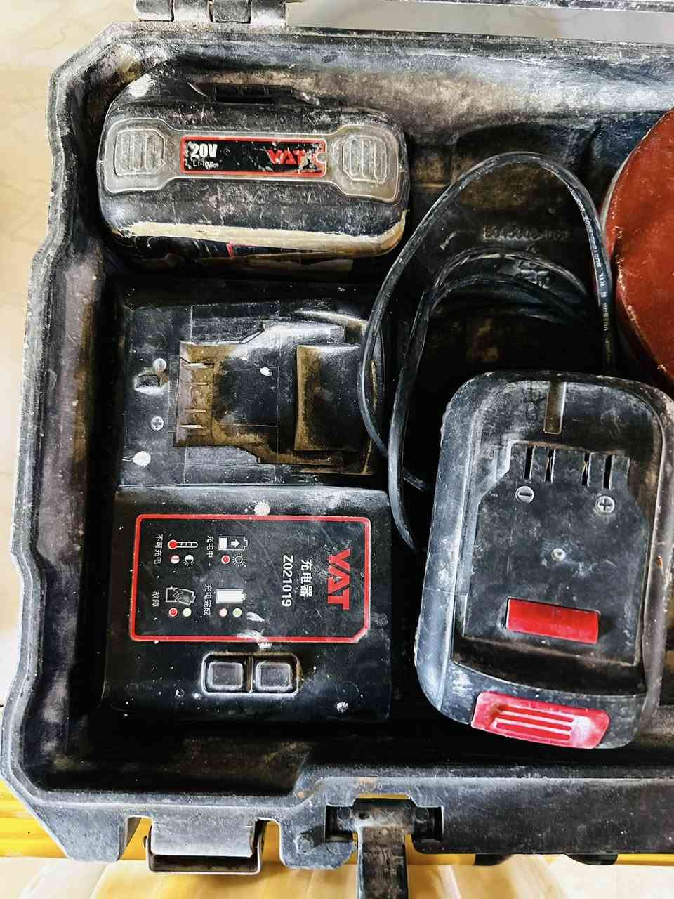 بطاريات ثنين و الجنطه و الشاحنه الي يخدمنه ينطي سعر متوفر توصيل
ماال دريل YAT موديل Z021019
متوفر توصيل كافة المحافظات


**إذا كنت صاحب هذا الإعلان وتريد حذفه لأي سبب، رجاءا أرسل رسالة إلى الدعم الفني**