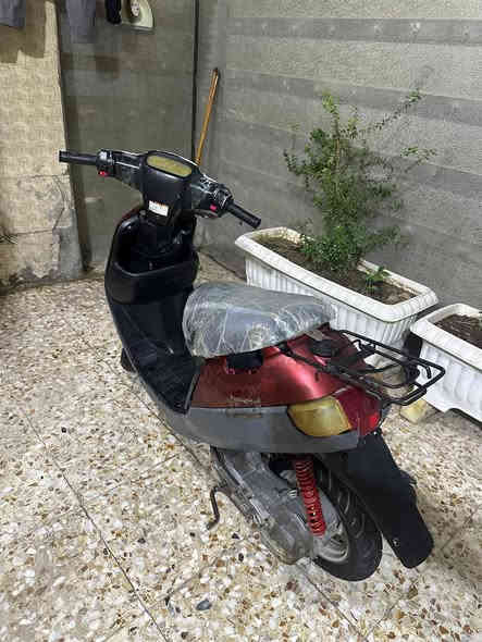 للبيع دراجة بطه نضيفه كامله تخم تايرات جدد نقصهه شوته وباتري دراجة كوم حديد ((((#طافيه))))) جاي امشي بيهه طفت فجئه لحد  يكلي شبيهه كوم حديد تحمل وتروح سعر 150 وبيه مجال #العنوان #بغداد #بلديات رقمي *********** مو شراي لا تعبني
