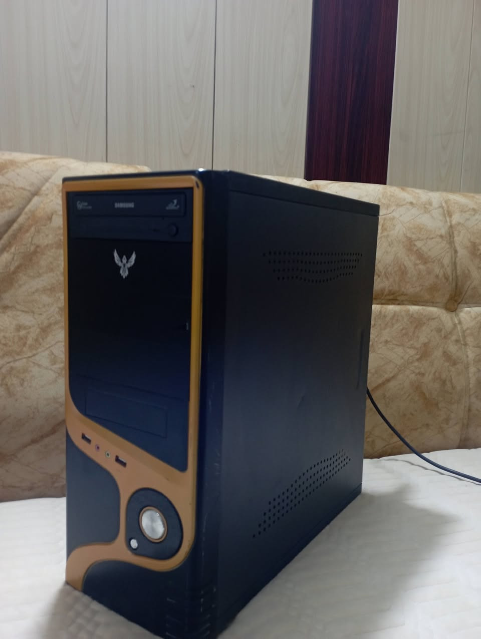 كيس بيسي كامل جهاز ملحقات كاملة ماعرفلة الله شاهد شرط شغال ومواصفات خرافية العاب ويوتيوب وكوكل وبي هواي برامج  سعر 60 الف  توصيل جميع محافظات موجود مستعجل ع بيعتة محتاج 
التواصل ***********
