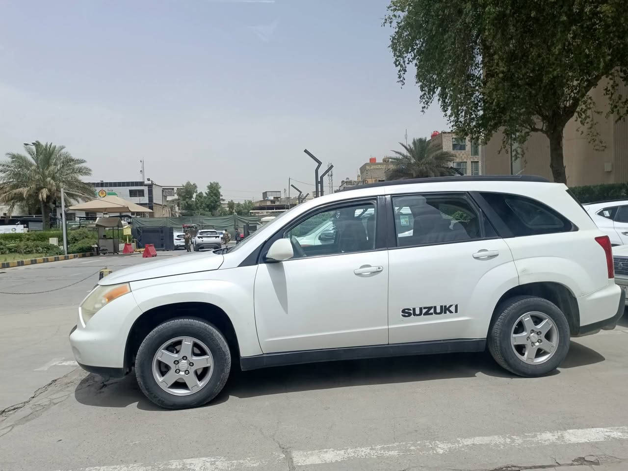 ساسوكي كامله أي نقص مابيه سنوية بسمي مكان بغداد موديل ٢٠٠٧ مكان بغداد منطقة الشيخ عمر  للبيع او مراوس سعر ٦٥ بيه مجال رقم الهاتف ***********
