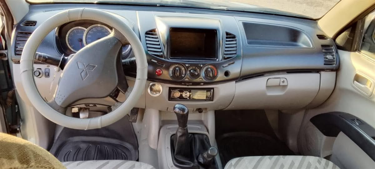 بيك اب مستوبيشي 2009 فور ويل كاز مكينه ستاركس
تخم تاير برجستون دوشمة جديدة بلوجكترات جديد 
السيارة خير من الله متومه سليمانية وسنوية 
 بيع كوم حديد ادوات ادوات  بدون كصه السعر 55 وبيها مجال 
***********
