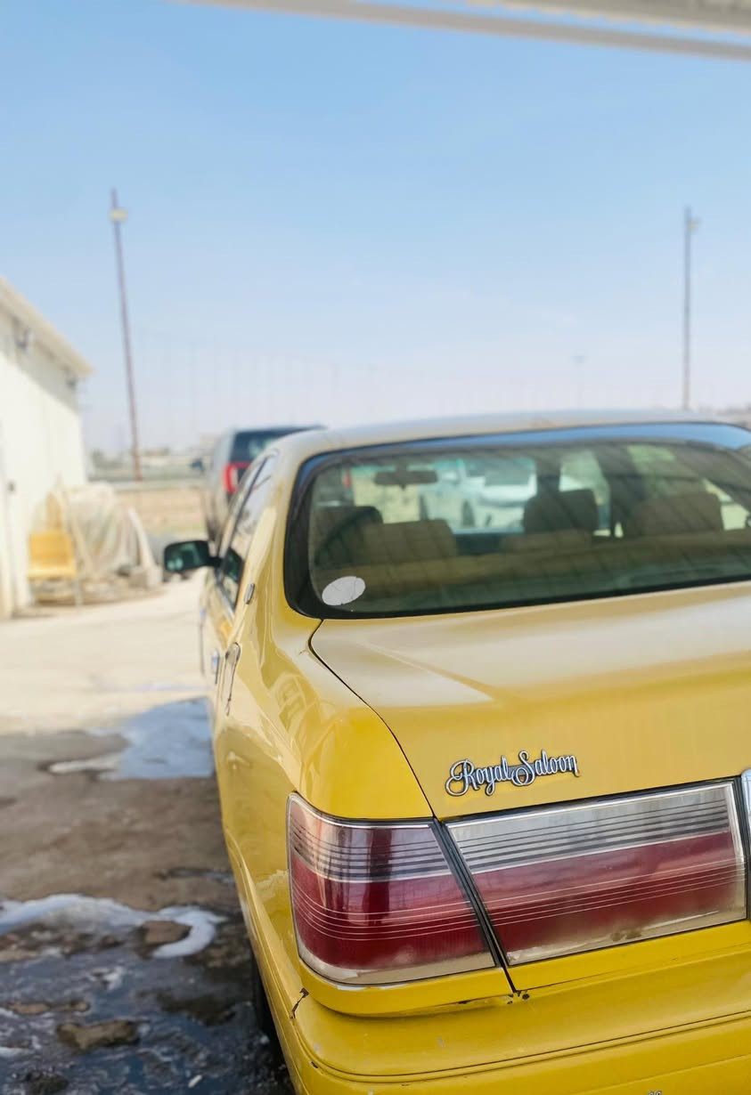 سلام عليكم 
ملكه 
كصه جنطه
حداده 75‎%‎
ادوات متومه ارقام وسنويه
وي رقم الشاصي
تبريدها عوزه بس غاز شرط
محرك ففيتي 2500 كير نضيف
تخم تاير جديد 
***********
سعر 26وبيها مجال 
مكان شطره
