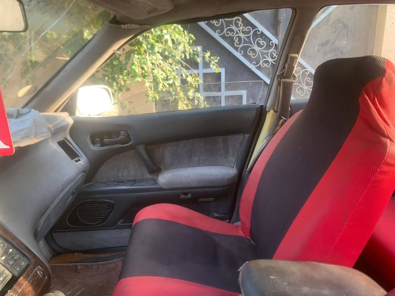 السلام عليكم. بطه متصل رقم بصره حرف،... ر راعيها، بالبصره،.السنويه منتهيه. تخم تايرات  جدد حداديه جدد لايت، هورن شغالات. الكهربائيات كلشي شغال بيها. كير مكفول المكينه بيها دخنه. يعني بگن.....  ابيع هلموحود. للمراوس وبيع ٣٥ وبيها مجال. مكاني بصره... ***********
