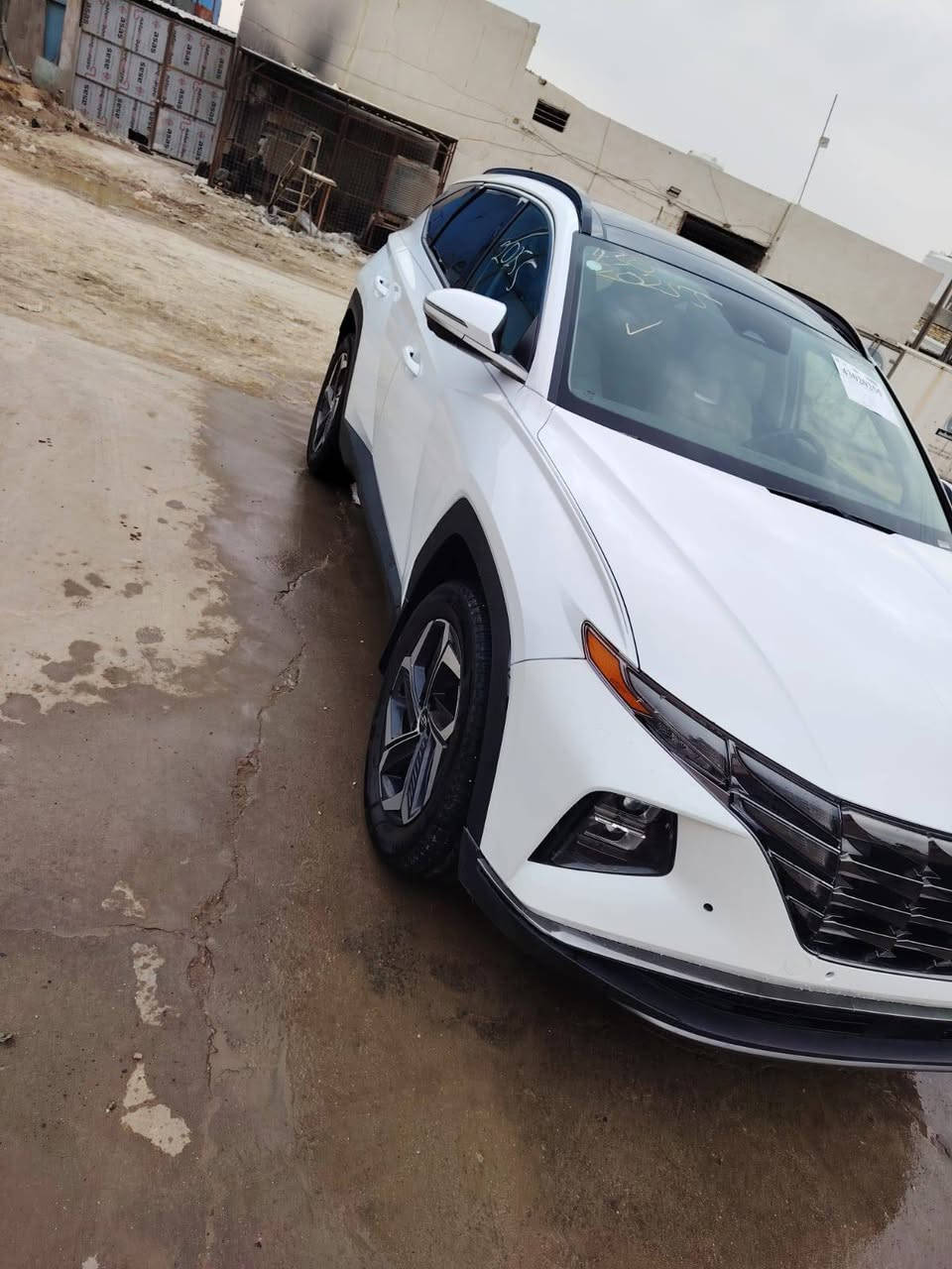 توسان 24 لمتد هايبرد
فول مواصفات واحد على واحد 
بانورما تقديم ترجيع بالبصمه 
كير دكم  داخل ابيض 
دخول جديد 
صور الحادث داخل المنشور 
كشر مكفول من الصبغ 
شاصي ايسر بي تعديل بسيط 
مكاني حله.  رقم ***********     سعر  235 وبيه مجال
