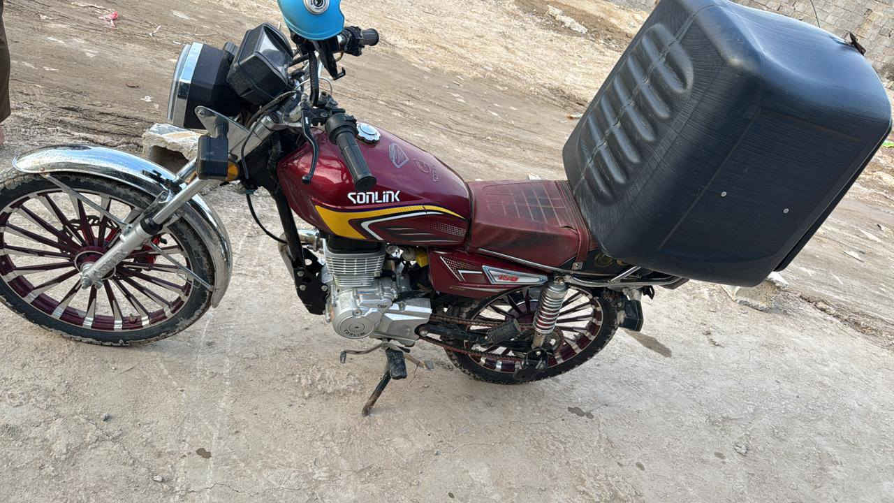 سلام عليكم دراجة ايراني سونك مديل 24دراجة نزلتهة علا ايدي. المكينة ضاغطة وزنجيل مكينة 150سيسي بيهة تنقيص الرقم ***********.. عارضهة600 بيهة مجال قليلي مكاني. المشتل
