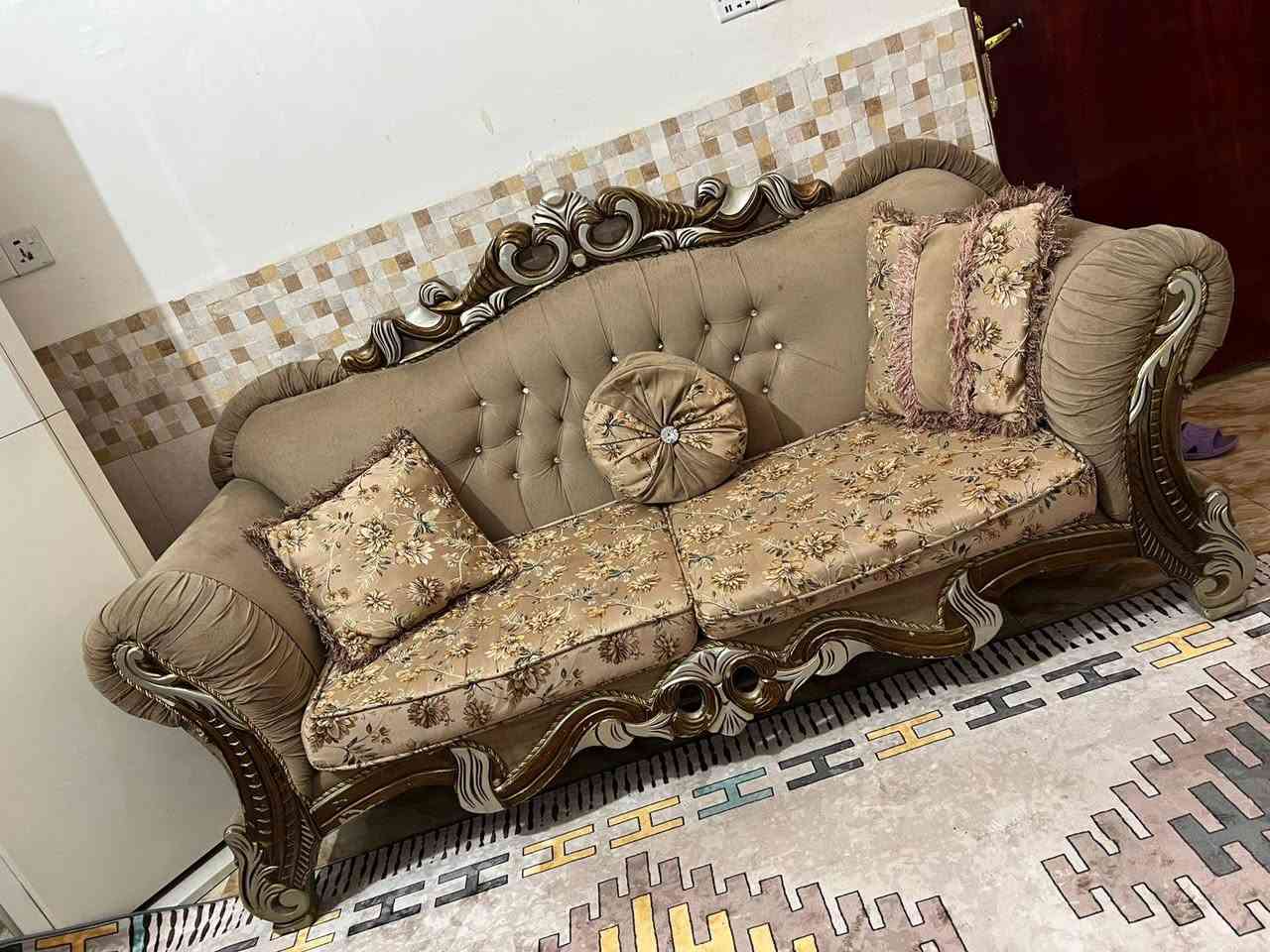 تخم ١٠ مقاعد مستخدم نظيف جدا رقم *********** بي وتساب متواجدين
