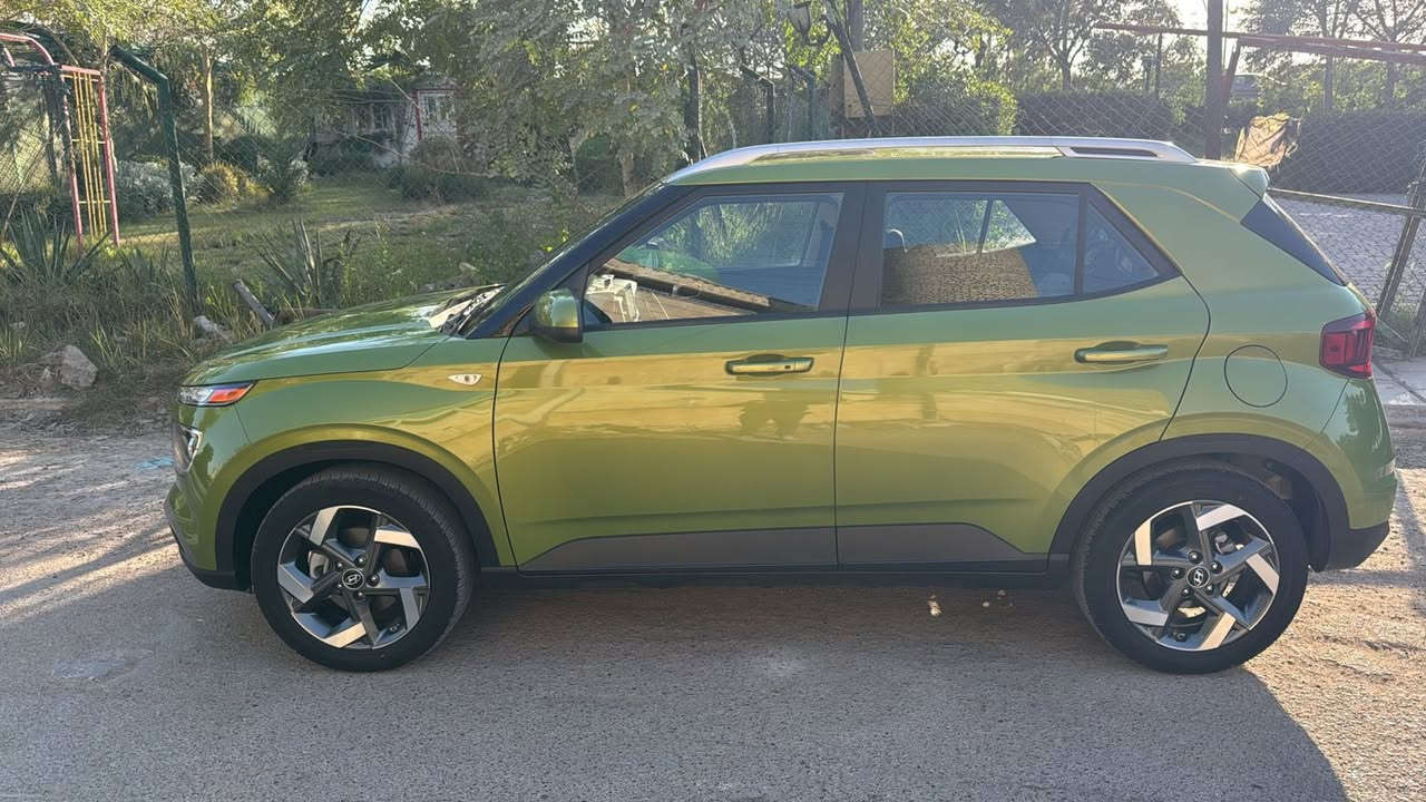 سلام عليكم فينو موديل ٢٤ فول موصفات حادثه مثل ما موضع بل صوره ماشيه ٩٠٠٠ ميل سعره ١٢٠ وبيه مجال بسيط رقم تليفون ***********مكان سياره بغداد
